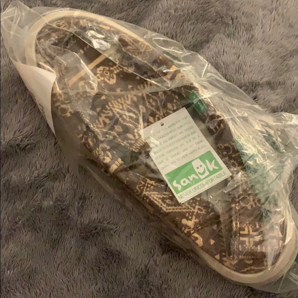 Sanuk women’s shoes